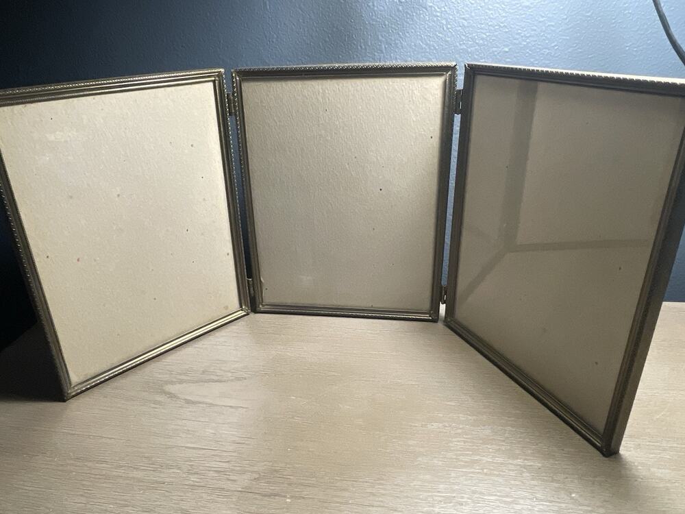 Vintage Brass Tone Tri-Fold Picture Frame Triple Hinged 5x7 Ornate Glass